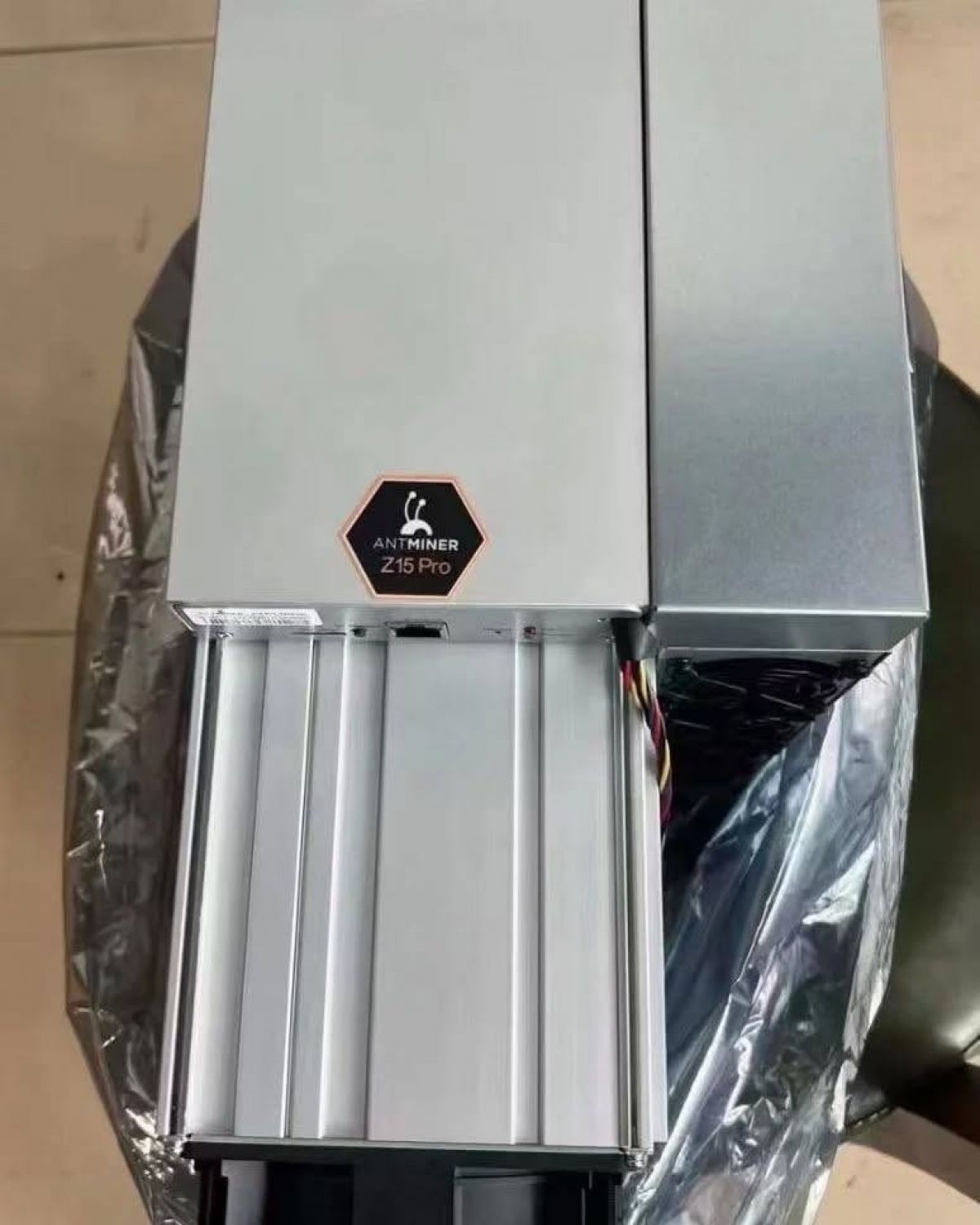 BITMAIN Antminer Z15 Pro 860k/sol 2780W Miner 