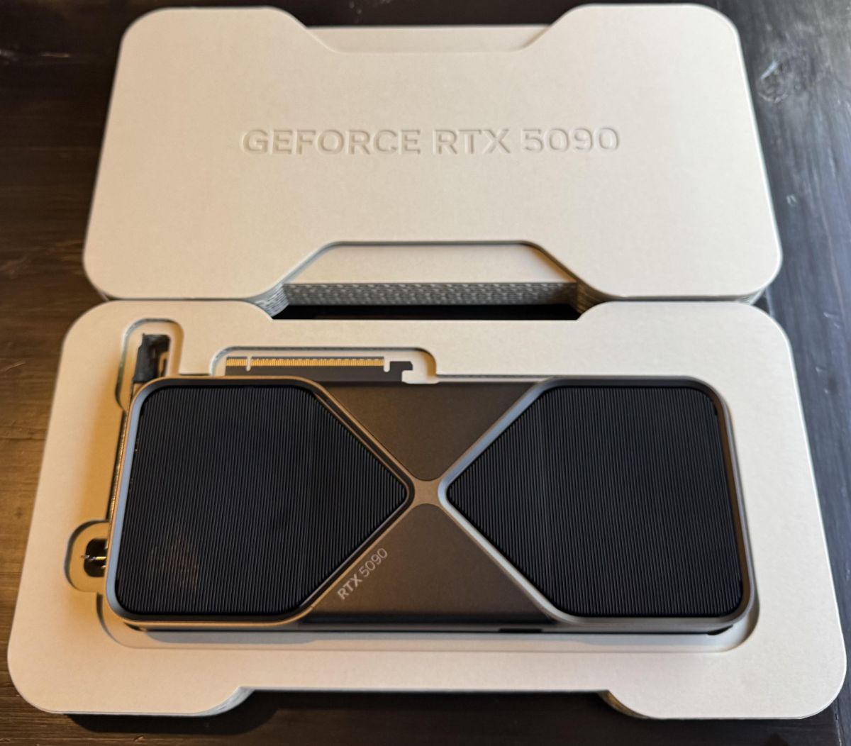 Новые видеокарты GeForce RTX 5090, RTX 5080, RTX 5070 Ti, RTX 5070, RTX 4090, RTX 4080 Super,  RTX 4080, RTX 4070 Ti Super,