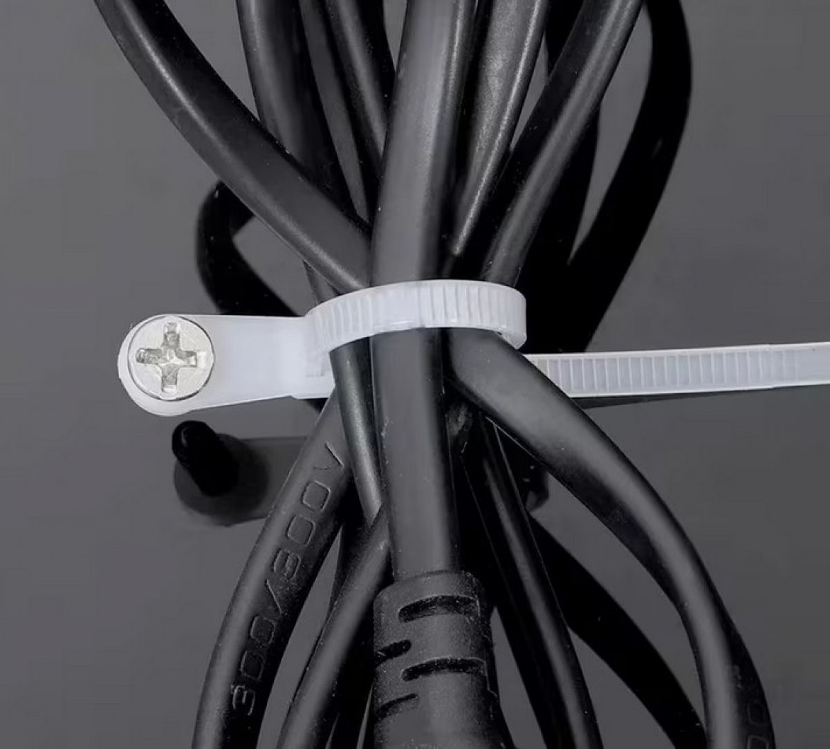 Набор нейлоновых зажимов (стяжек) — 100шт., чёрные