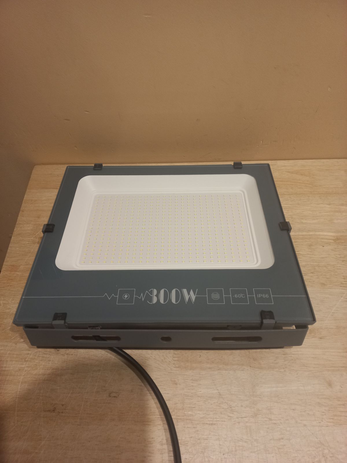 LED spotlight 300 W (New)