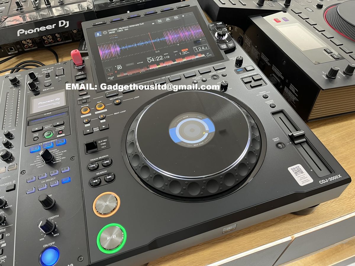 2x AlphaTheta CDJ-3000X,  AlphaTheta EUPHONIA, Pioneer CDJ-3000, Pioneer DJM-A9, Pioneer DJM-V10-LF, Pioneer DJM-S11, Pioneer DJM-V10,  Pioneer CDJ-2000NXS2 ,  Pioneer DJM-900NXS2 , Pioneer DJM-Tour1, Pioneer CDJ-Tour1