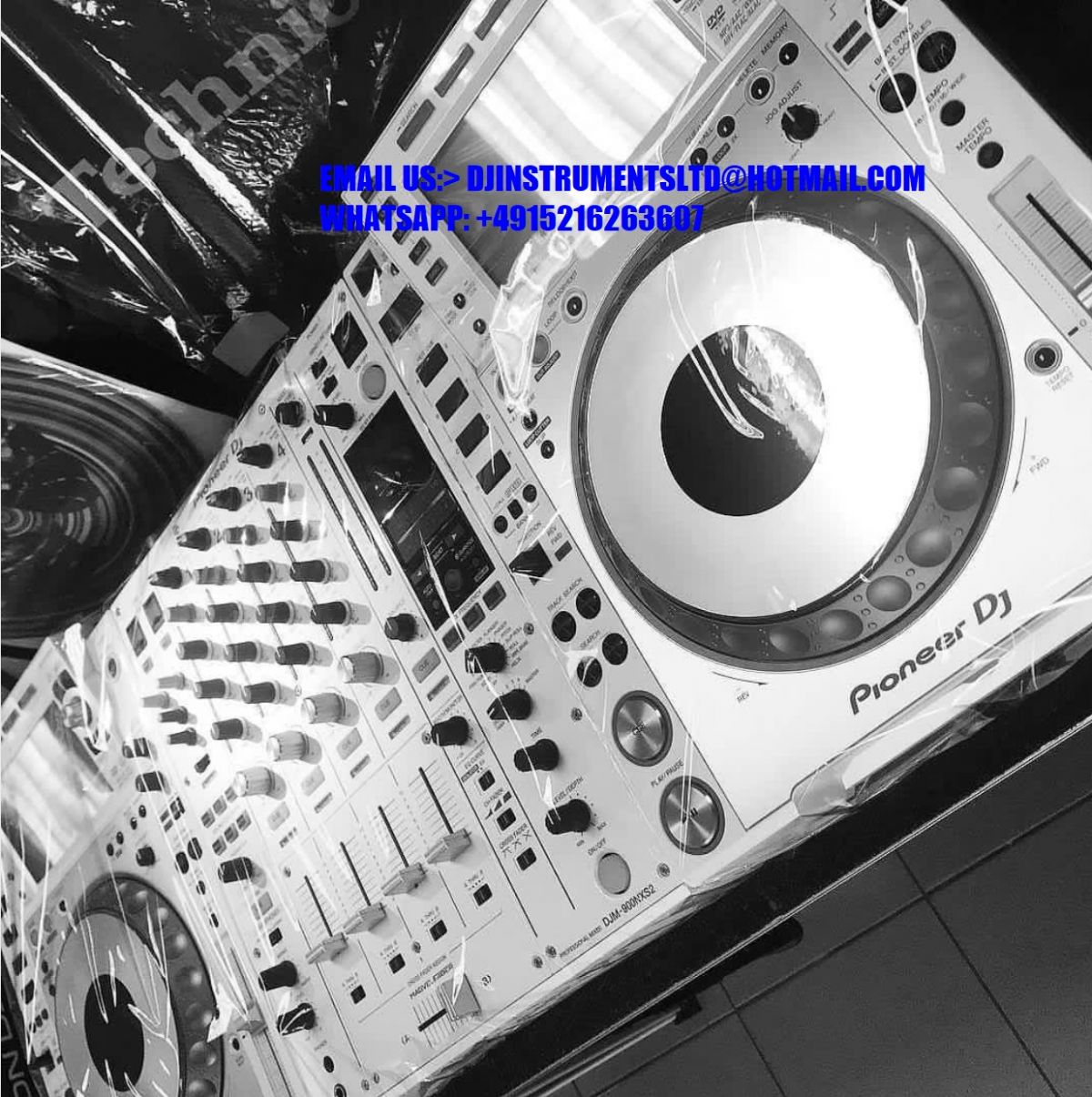 Pioneer CDJ-3000-W (2) + 1xDJM-900NXS2-W / 2x Pioneer Cdj-2000Nxs2W +1x Djm-900Nxs2W /2x Pioneer CDJ-Tour1 +1x Pioneer DJM-Tour1