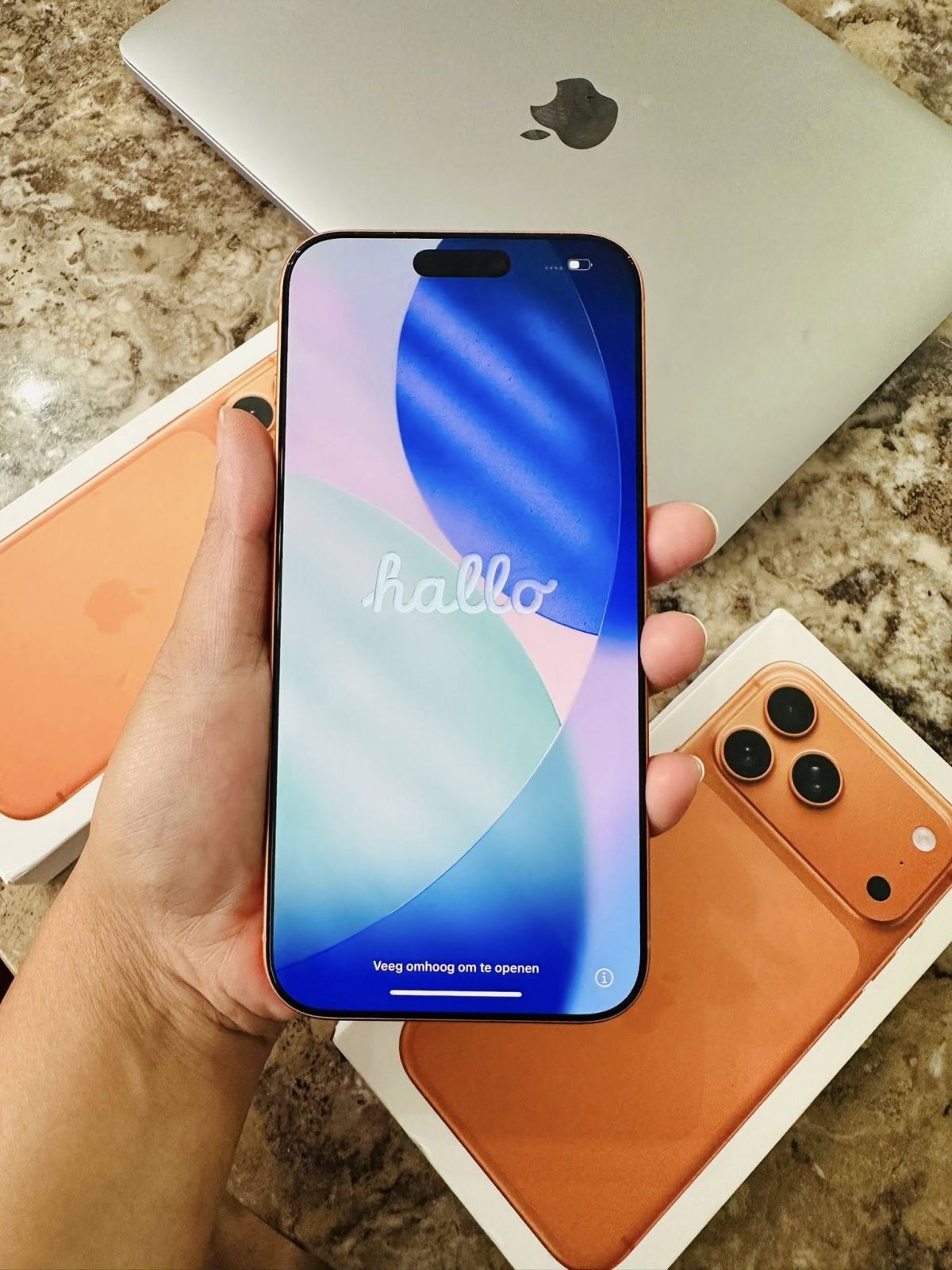 Apple iPhone 17 Pro Max, iPhone 17 Pro, iPhone 17, iPhone Air, iPhone 16 Pro Max, iPhone 16 Pro, iPhone 16, iPhone 16 Plus,  Samsung Galaxy S26 Ultra , Samsung Galaxy S26  , Samsung Galaxy S25 Ultra, Sony PlayStation PS5 Pro