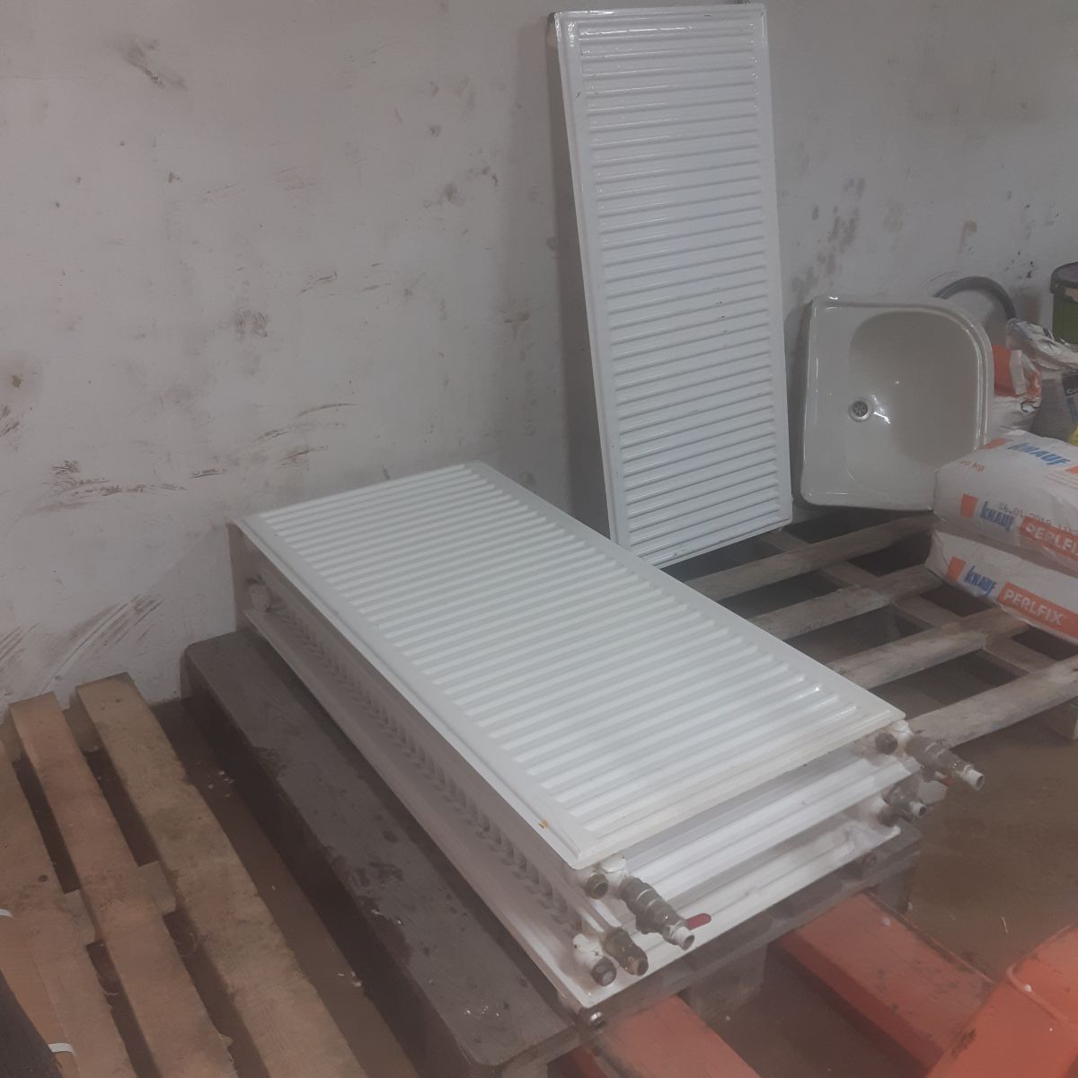 Used Heating radiators 565mm x 1200mm