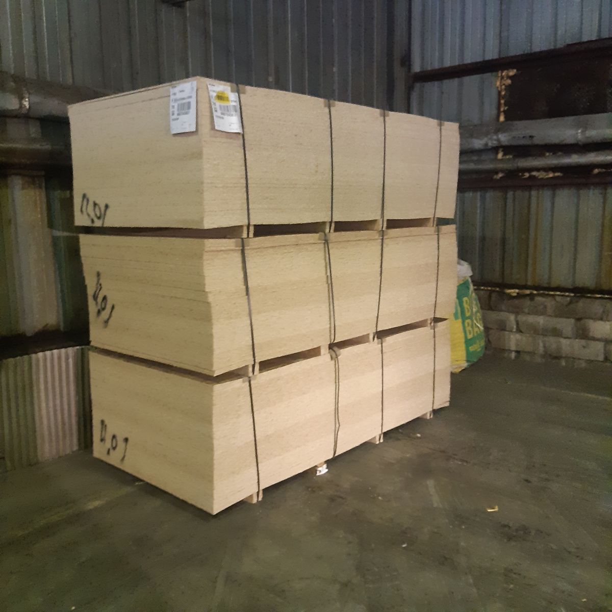 OSB-3 board 09x1250x2500 mm from Russia.