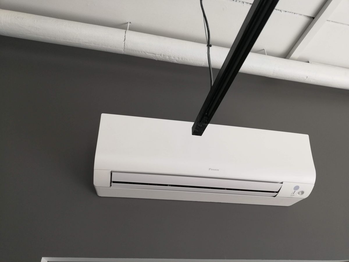 Air conditioning and ventilation, installation / sale