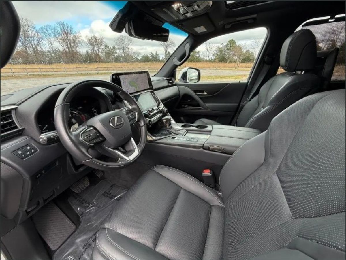 2023 Lexus LX600 4WD Gcc Full Options 16,200KM