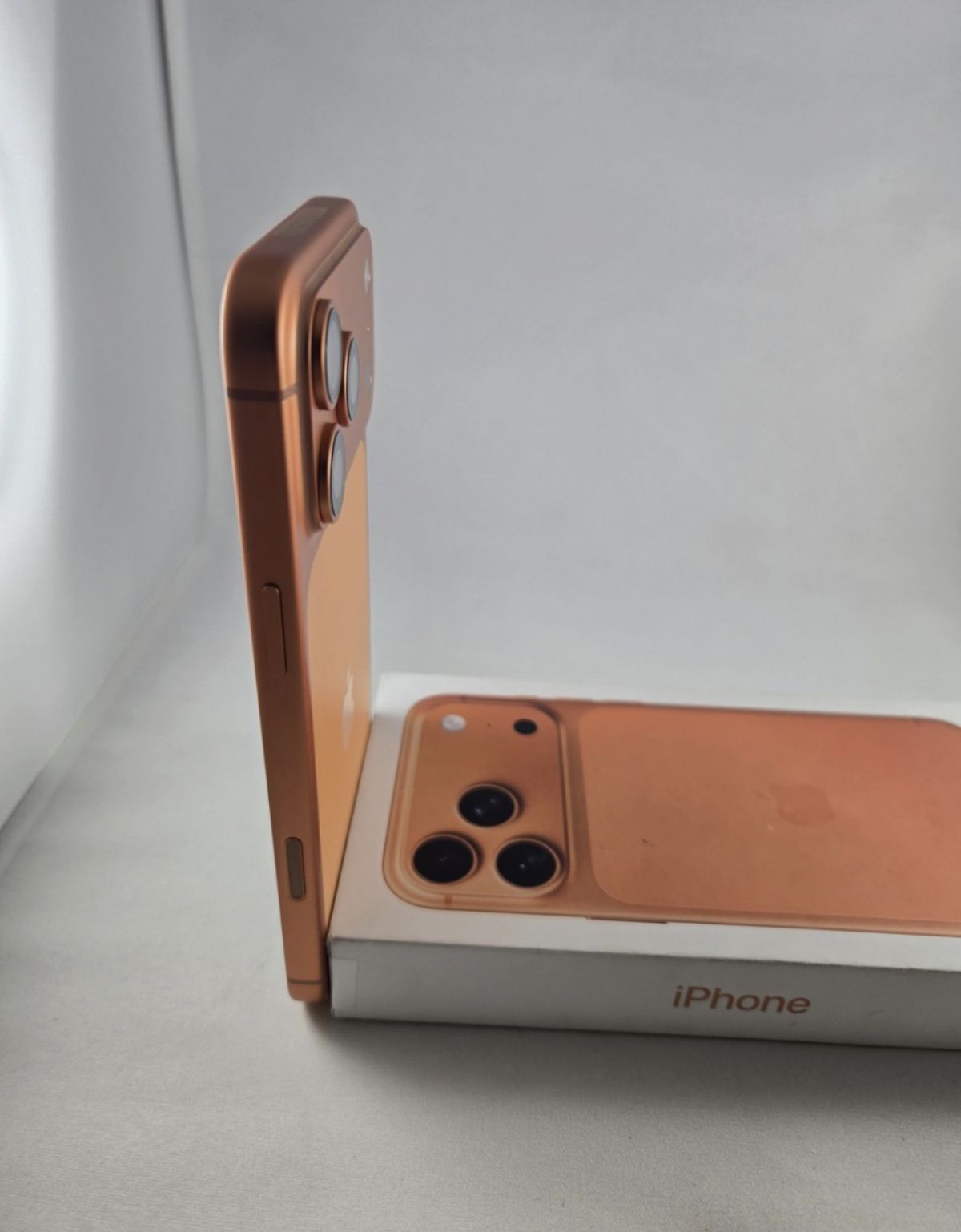 Apple iPhone 17 Pro Max 256GB (100% Batt)