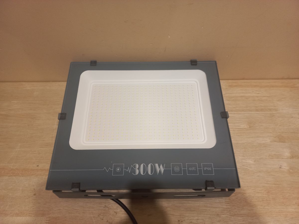 LED spotlight 300 W (New)