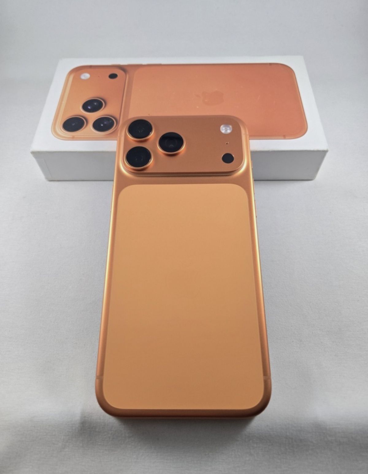 Apple iPhone 17 Pro Max 256GB (100% Batt)