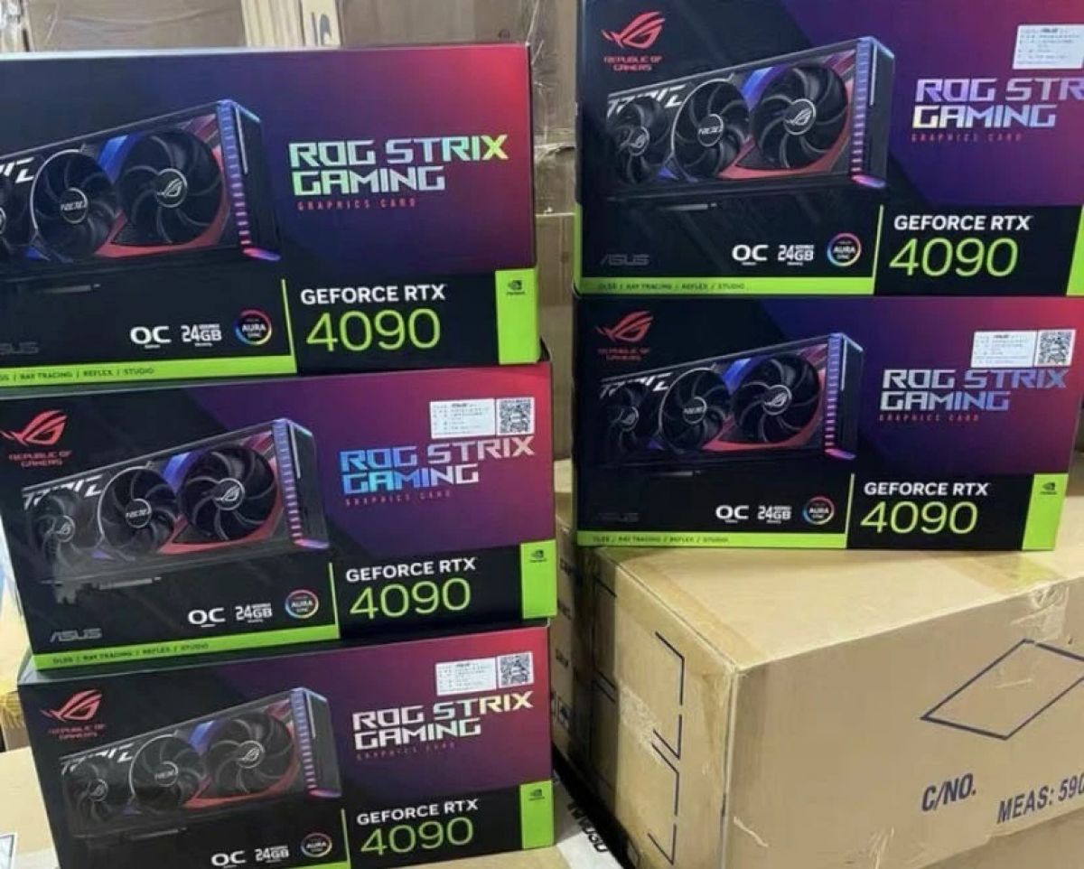 ASUS ROG STRIX NVIDIA GeForce RTX 4090 OC GPU 24GB GDDR6X Graphics Card