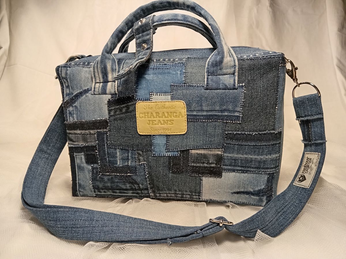 Джинсовая сумочка в стиле "Боро". (18 см х 26 см х 8 см)