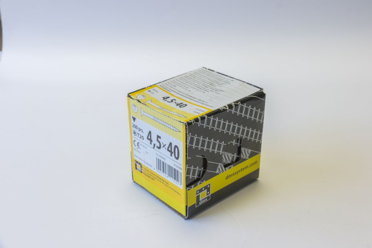 CS construction screw with flat head