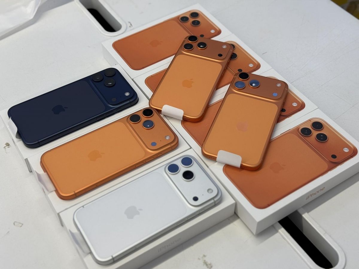 Original Apple iPhone 17 Pro Max, iPhone 17 Pro, iPhone 17, iPhone Air, iPhone 16 Pro Max, iPhone 16 Pro, iPhone 16, iPhone 16 Plus,  Samsung Galaxy S26 Ultra , Samsung Galaxy S26  , Samsung Galaxy S25 Ultra, Sony PlayStation PS5 Pro