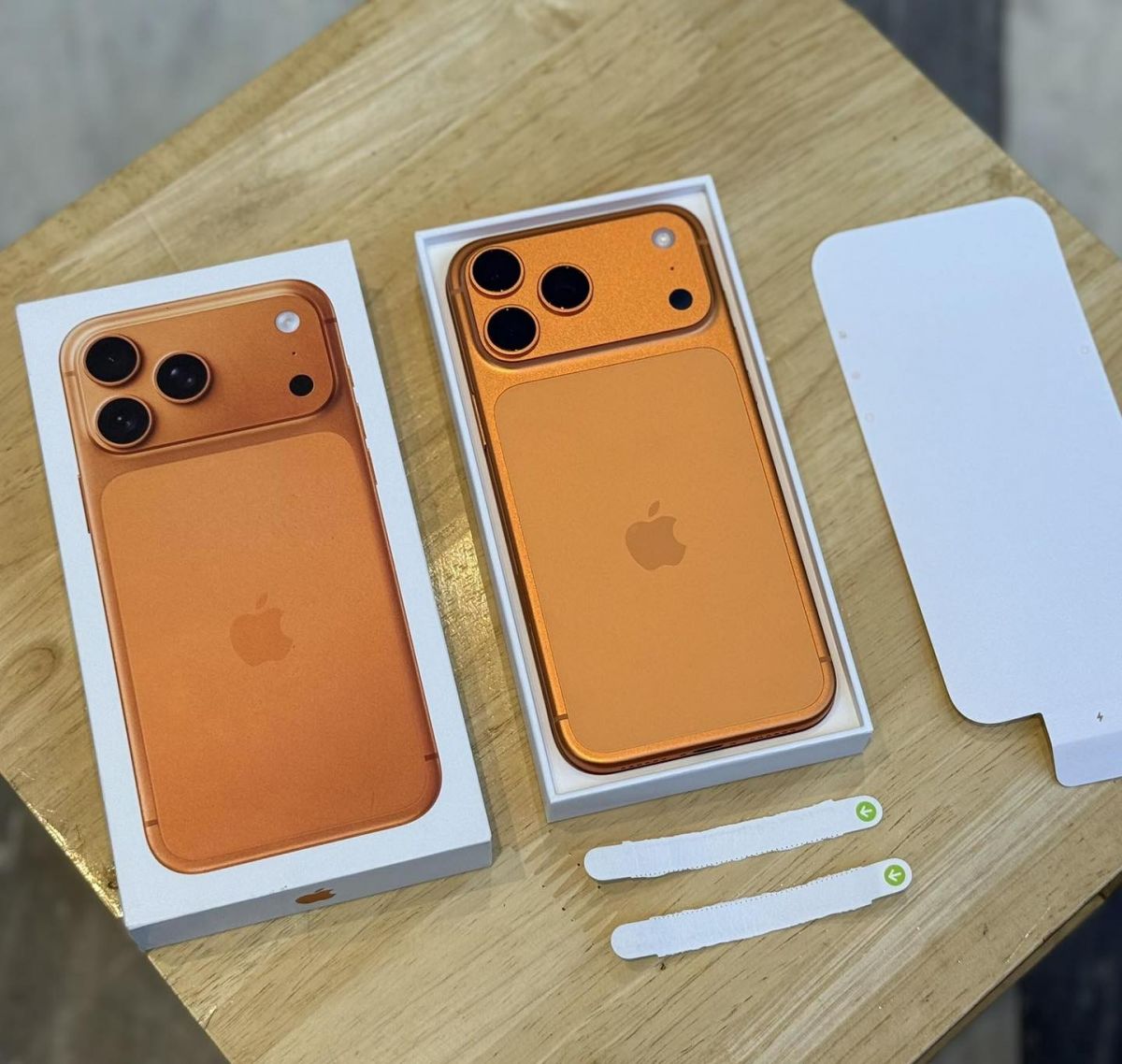 Original Apple iPhone 17 Pro Max, iPhone 17 Pro, iPhone 17, iPhone Air, iPhone 16 Pro Max, iPhone 16 Pro, iPhone 16, iPhone 16 Plus,  Samsung Galaxy S26 Ultra , Samsung Galaxy S26  , Samsung Galaxy S25 Ultra, Sony PlayStation PS5 Pro