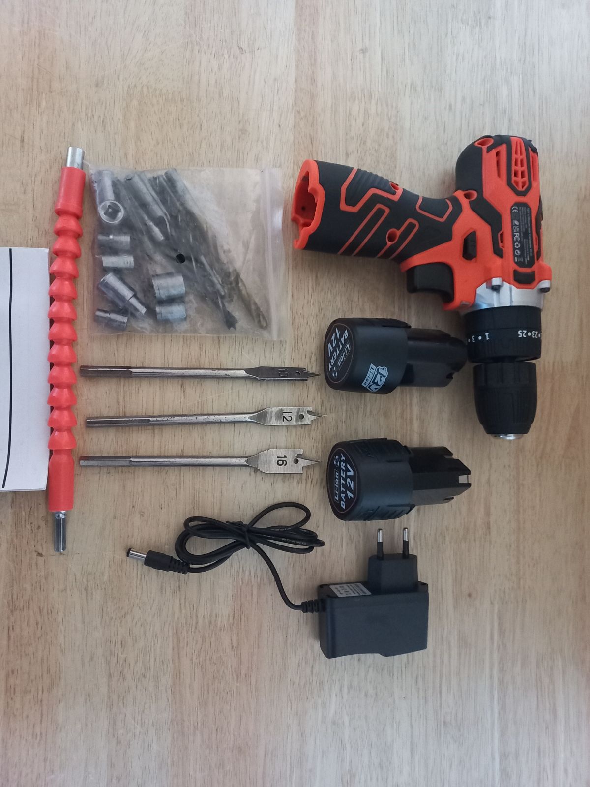 Cordless screwdriver – drill FAHEFANA 12 V (with 2 batteries 2.0 Ah)