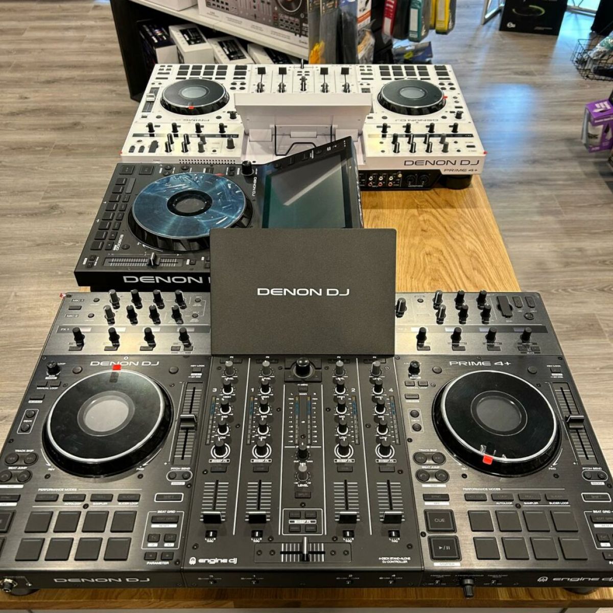 Новые AlphaTheta XDJ-AZ, AlphaTheta OMNIS-DUO, AlphaTheta DDJ-GRV6, Denon DJ Prime 4+W, Pioneer DJ OPUS-QUAD, Pioneer XDJ XZ DJ System, Pioneer XDJ-RX3, Pioneer DDJ RZX, Pioneer DDJ-REV7