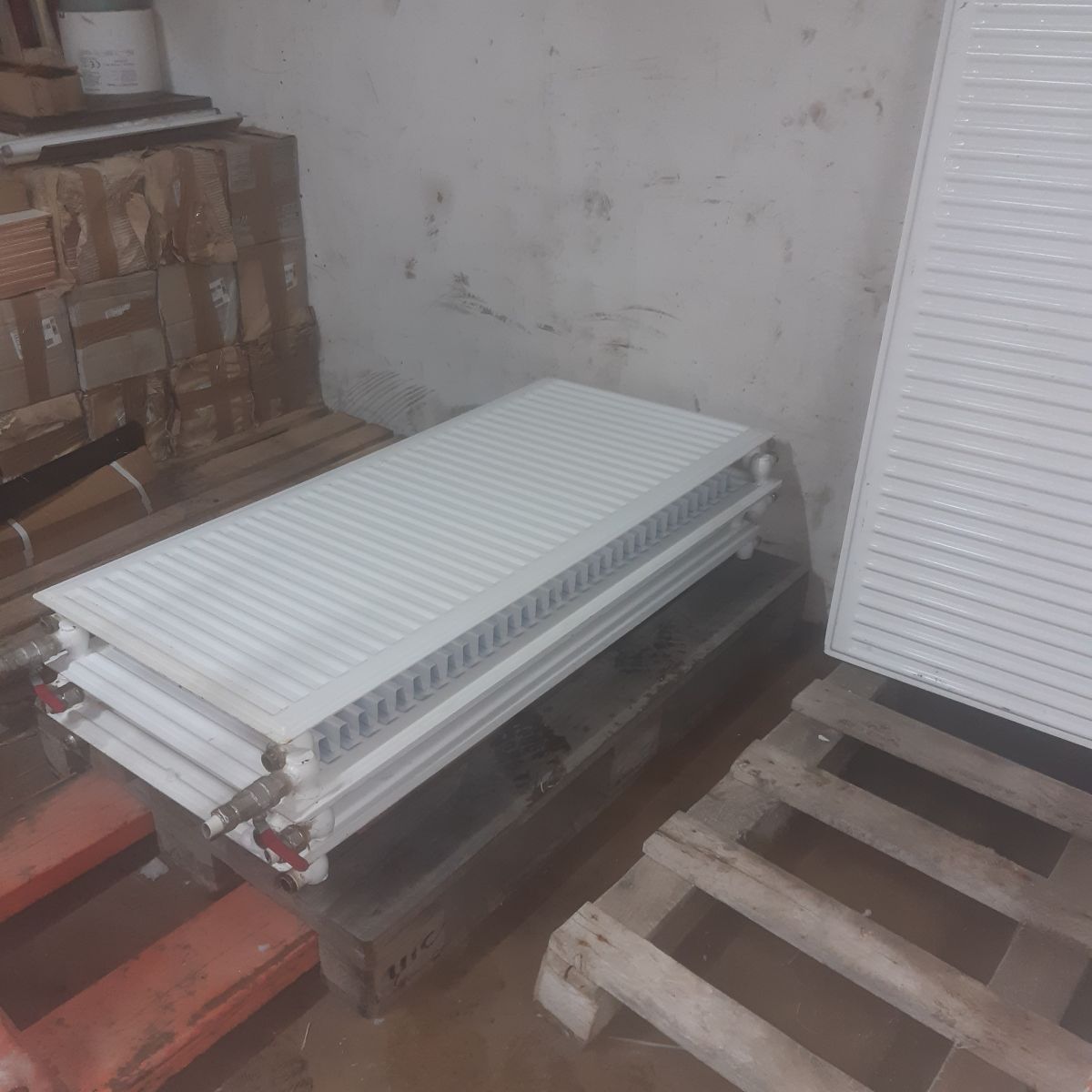 Used Heating radiators 565mm x 1200mm