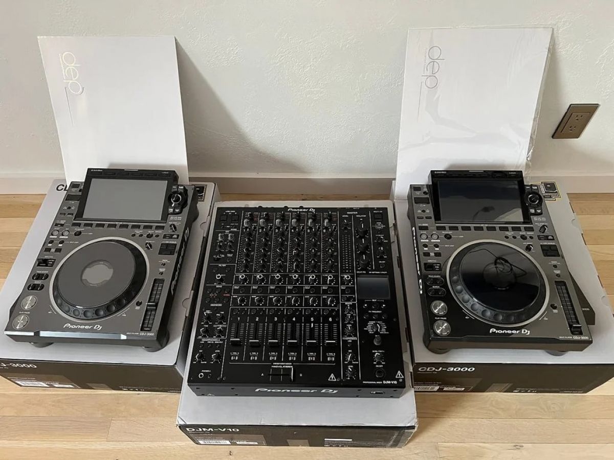 Продажи Pioneer CDJ-Tour1, Pioneer DJM-Tour1, Pioneer CDJ-2000NXS2, Pioneer DJM-900NXS2, AlphaTheta CDJ-3000X, AlphaTheta Euphonia, Pioneer CDJ-3000, Pioneer DJM-A9, Pioneer DDJ RZX, Pioneer XDJ-RX3