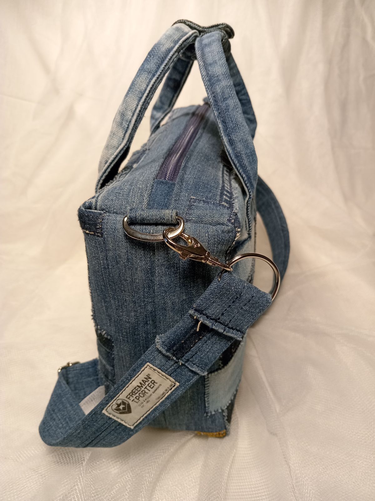 Джинсовая сумочка в стиле "Боро". (18 см х 26 см х 8 см)