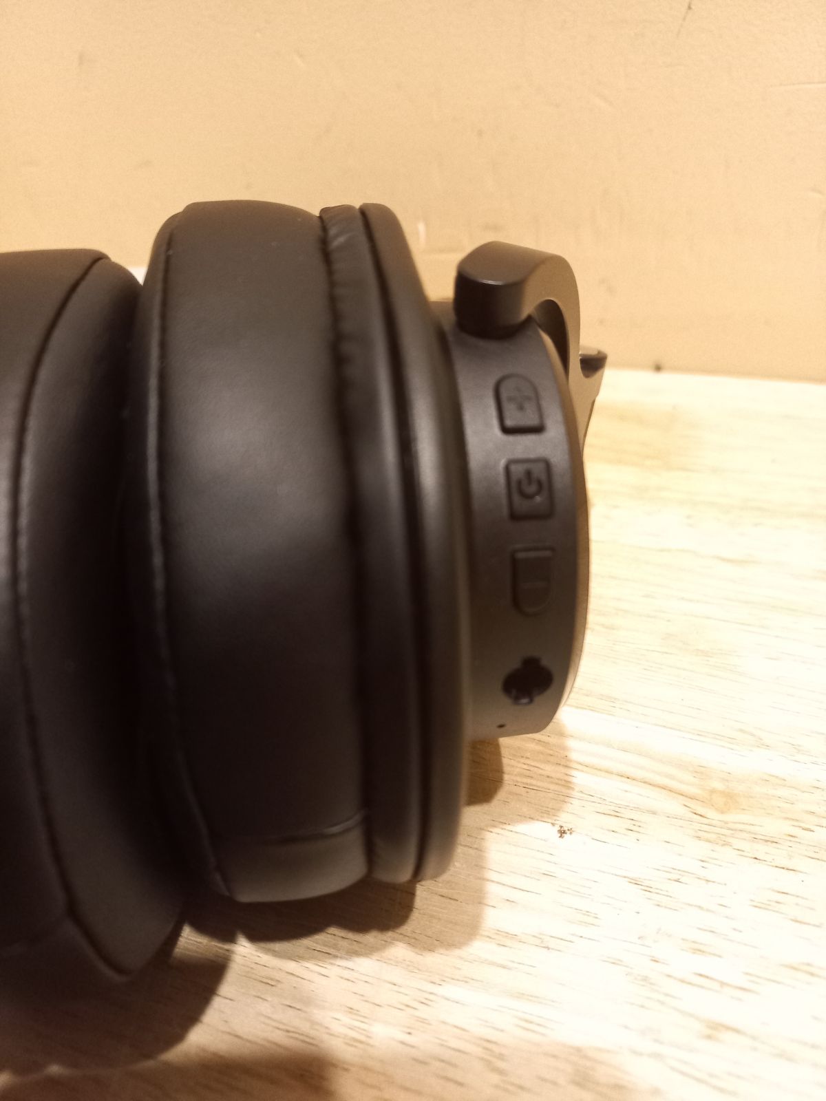 OneOdio on-ear Bluetooth headphones