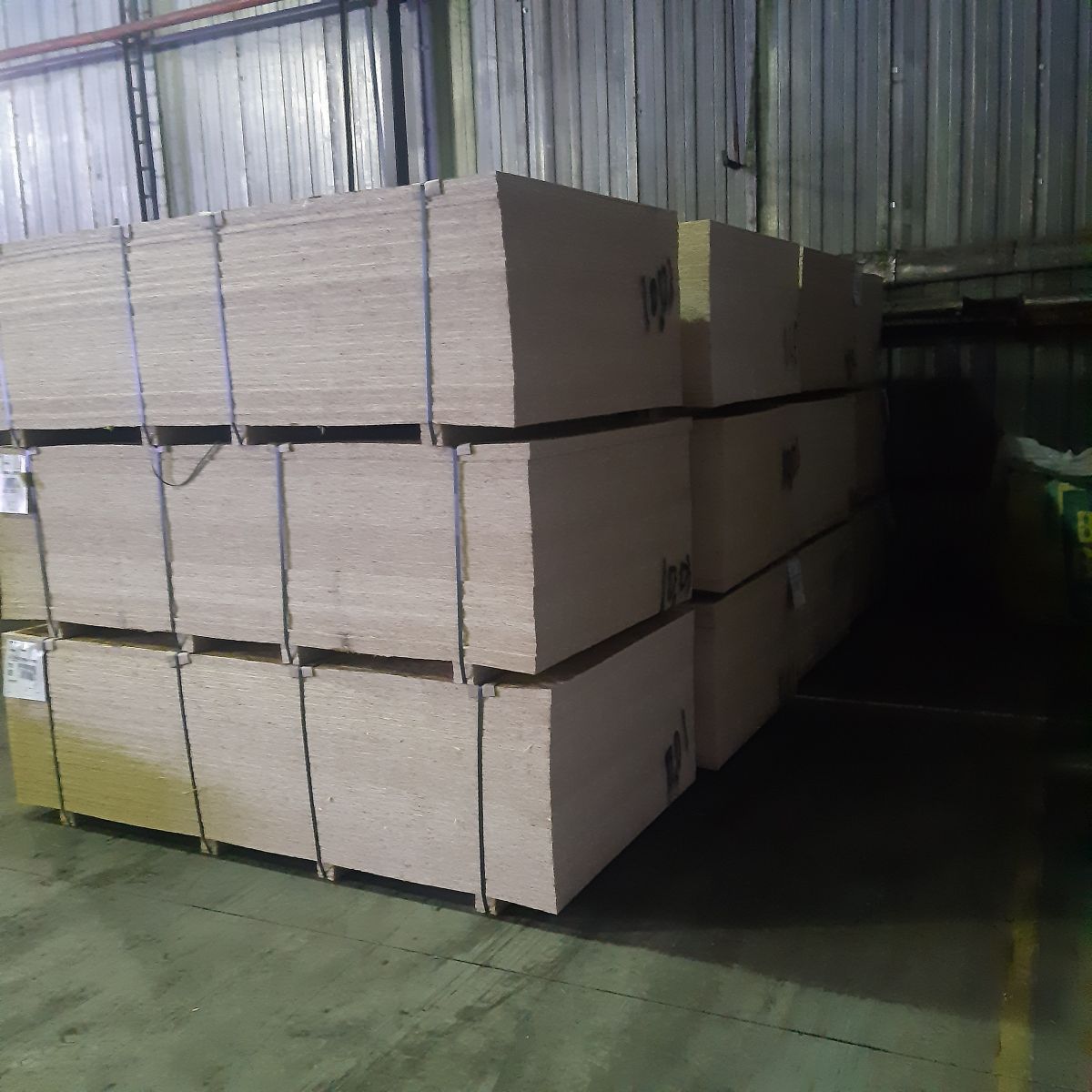 OSB-3 board 09x1250x2500 mm from Russia.