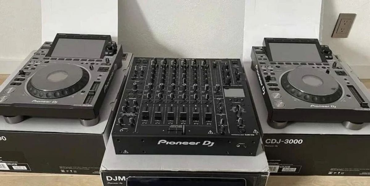 Новые 2x AlphaTheta CDJ-3000X, EUPHONIA, Pioneer CDJ-3000, Pioneer DJM-A9, Pioneer DJM-V10-LF, Pioneer DJM-S11, Pioneer DJM-V10, Pioneer DJM-Tour1, Pioneer CDJ-Tour1