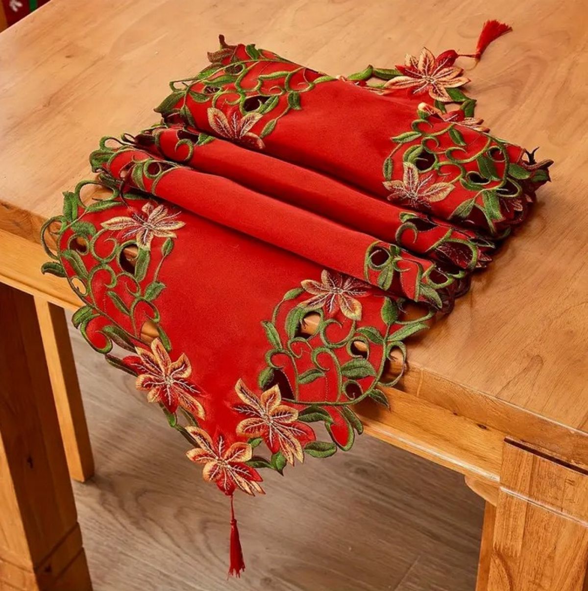 Рождественская скатерть (38×176 см)